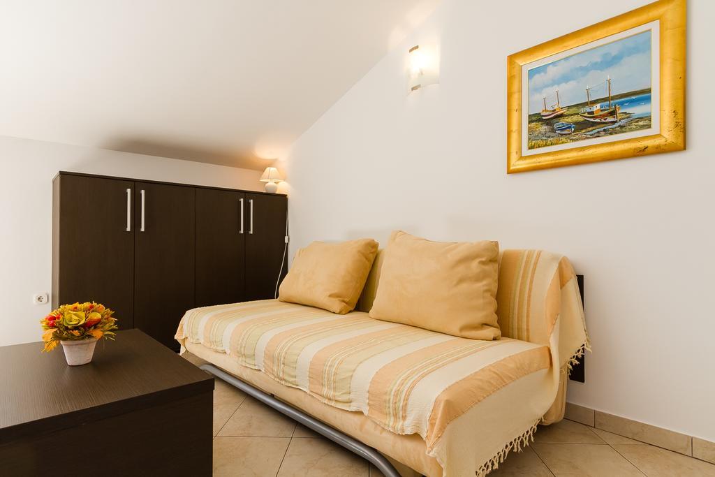 Apartments Vukelic Klenovica Bilik gambar