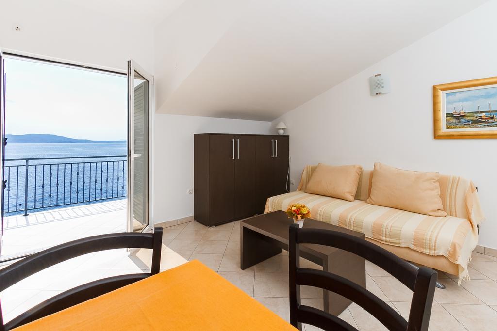 Apartments Vukelic Klenovica Bilik gambar