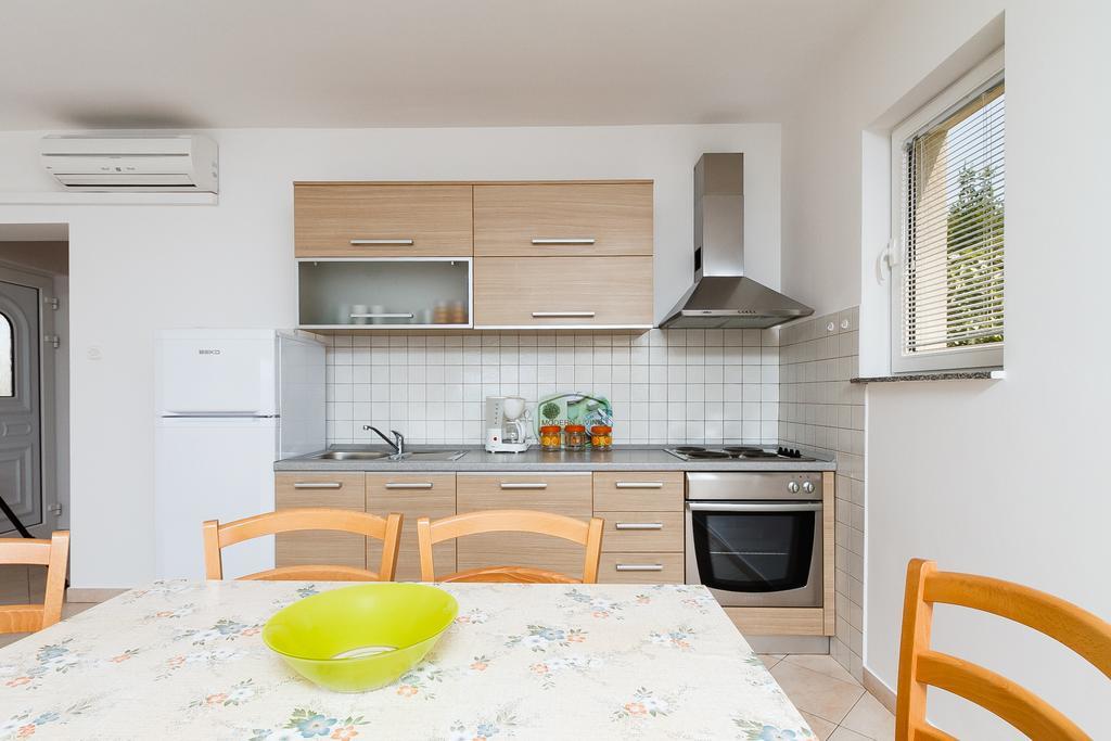 Apartments Vukelic Klenovica Bilik gambar