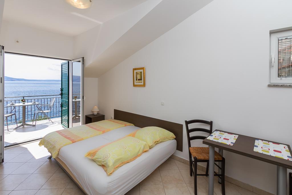 Apartments Vukelic Klenovica Bilik gambar