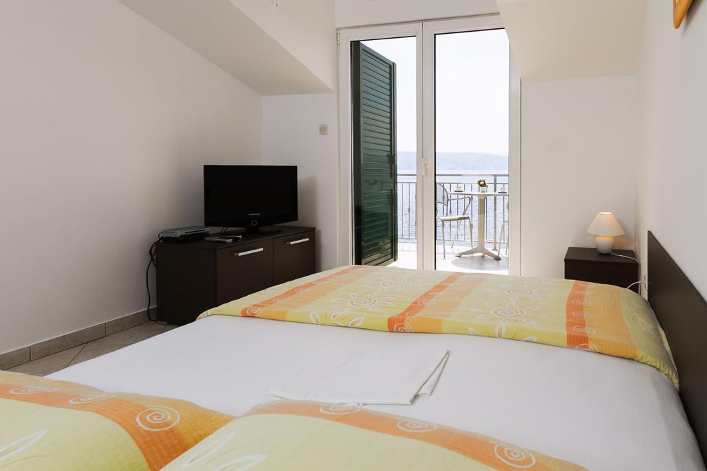 Apartments Vukelic Klenovica Bilik gambar